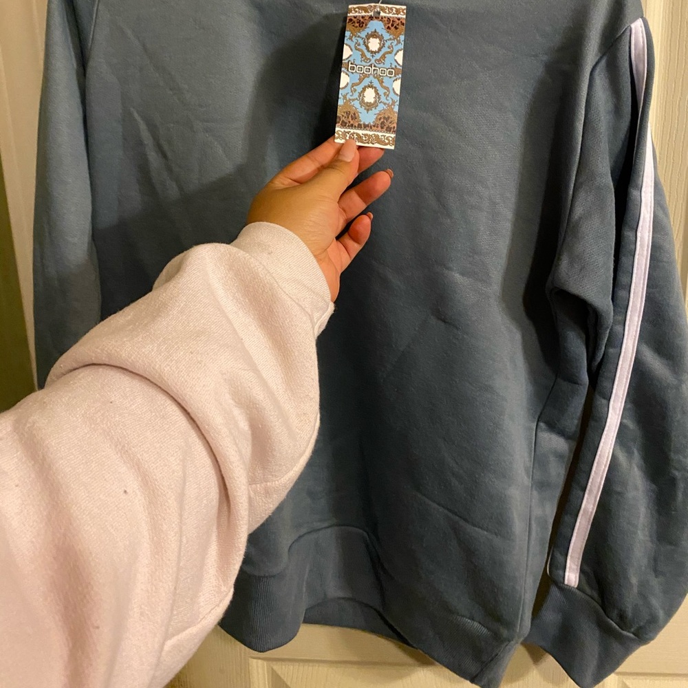 Boohoo Muted Blue sweatpants set with stripes